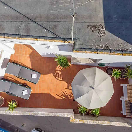 公寓 Lena's House By Hellovacations *